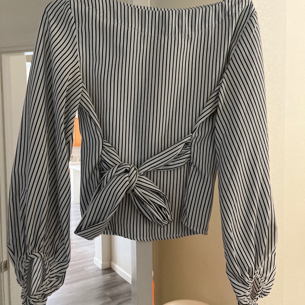 Tie waist top